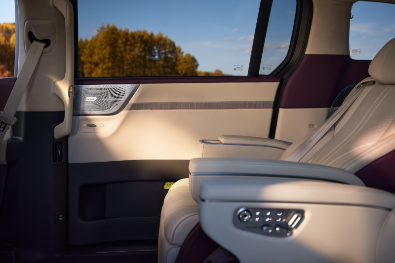 XPeng X9 EREV interior dashboard