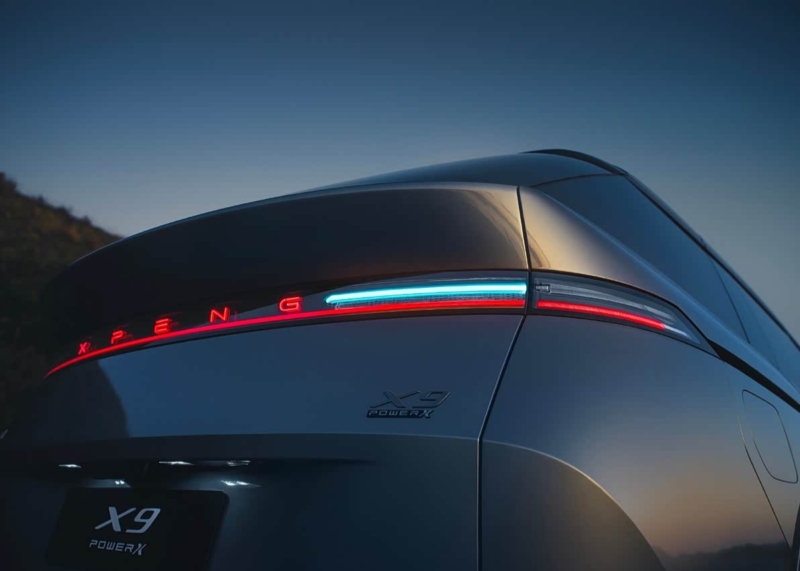 XPeng X9 EREV interior seating