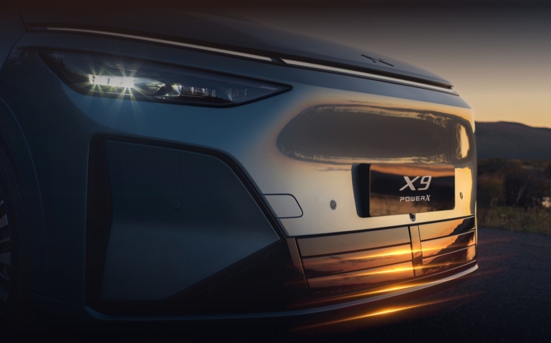 XPeng X9 EREV front grille detail